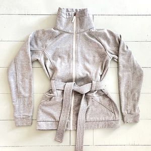 Women’s THE NORTH FACE zip up sweater